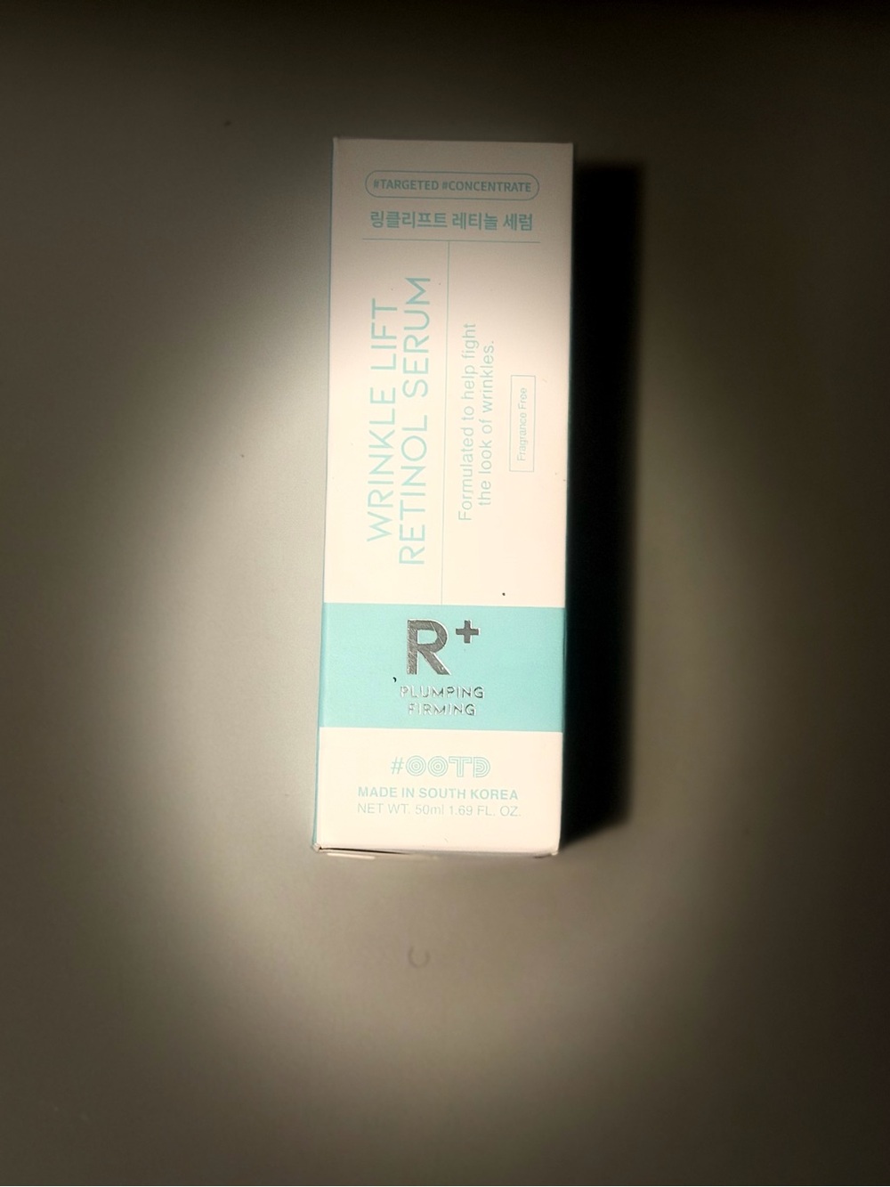 & Other Stories Wrinkle Lift Retinol Serum – Light Blue & White Packaging